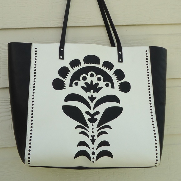 Vera Bradley Handbags - Vera Bradley gorgeous  large Tote Bag.